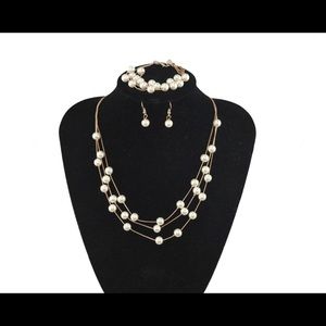 Pearl Set (Necklace, Bracelet & Earrings)